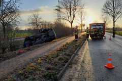 20250108_Verkehrsunfall_Ahnebergerstrasse_Glaette_01