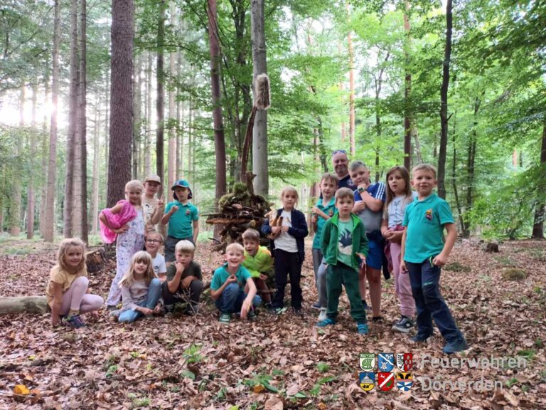 Ausflug der Kinderfeuerwehr Wahnebergen in den Wald