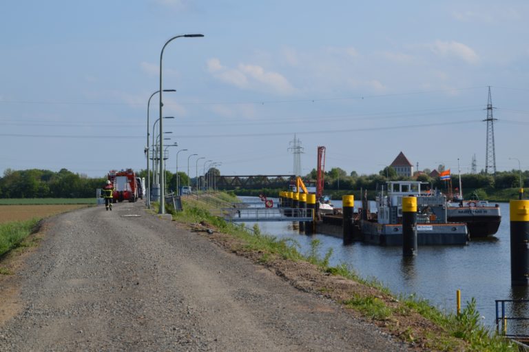 Öl auf Weser